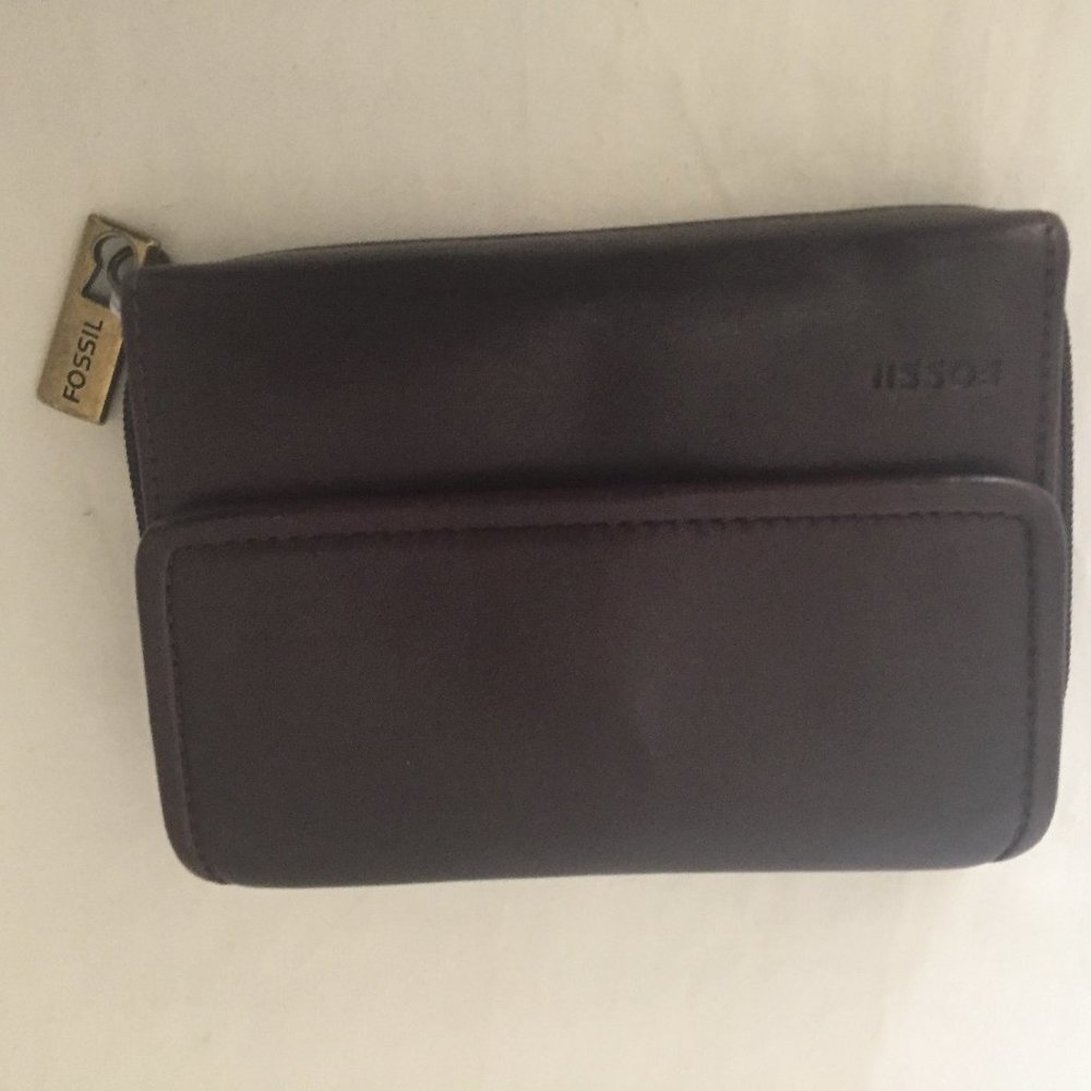 #417 Fossil brown leather wallet